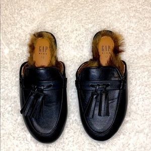 Gap Girls Black Tassel Fur Loafers size 12